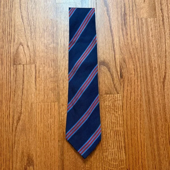 Burberrys navy blue silk tie with red and light blue stripes - Picture 4 of 11